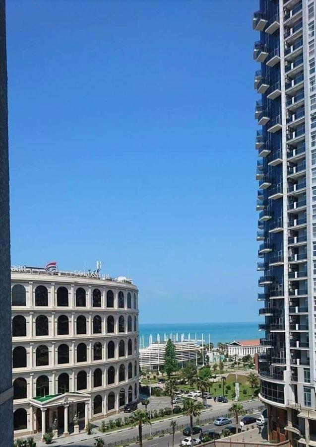 Apartment On Khimshiashvili Batumi Esterno foto